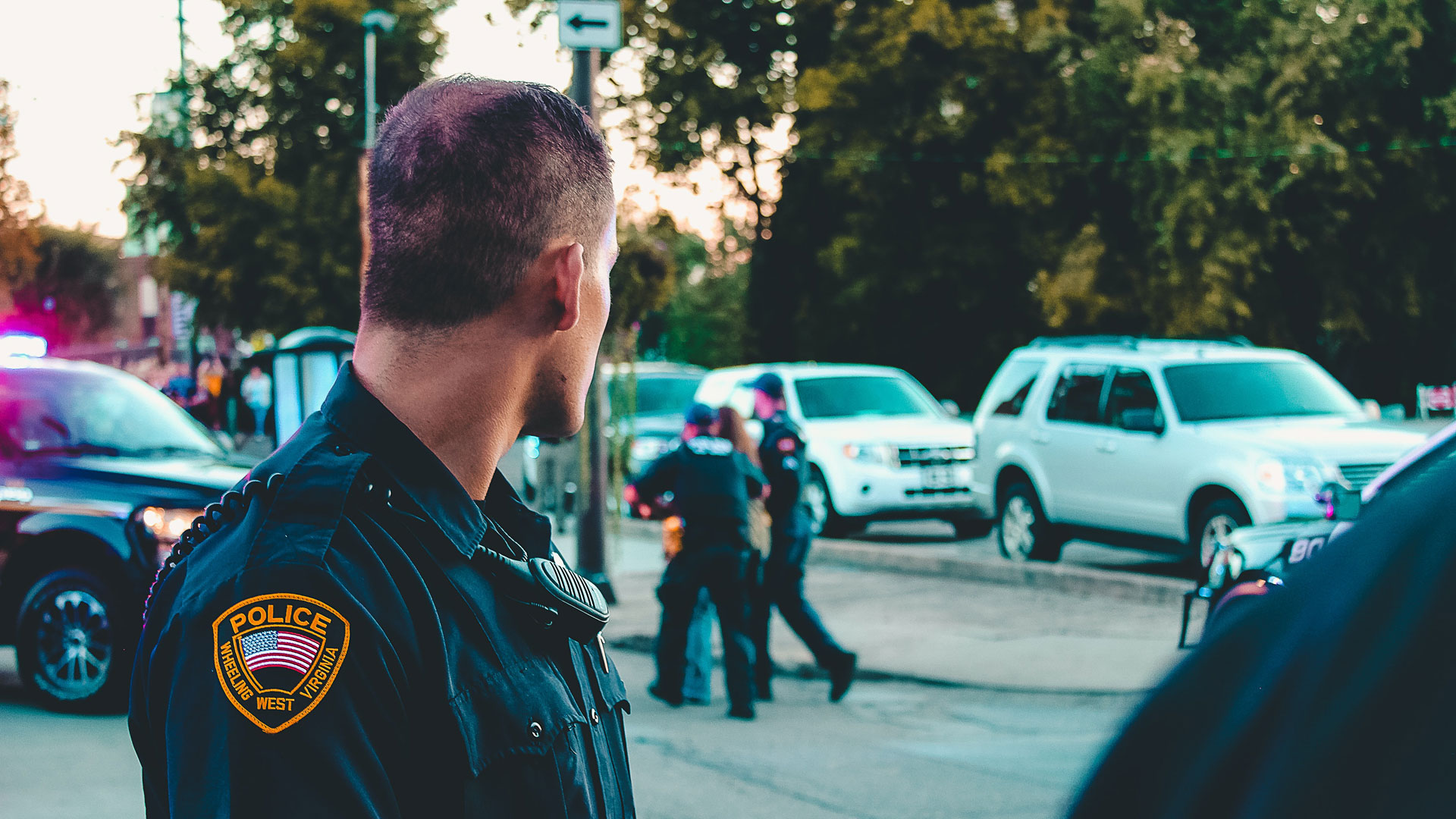 police officer responds to active shooter situation